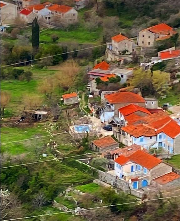 Apartmani Dumezic バール エクステリア 写真