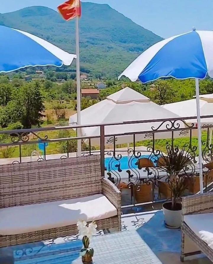 Apartmani Dumezic バール エクステリア 写真