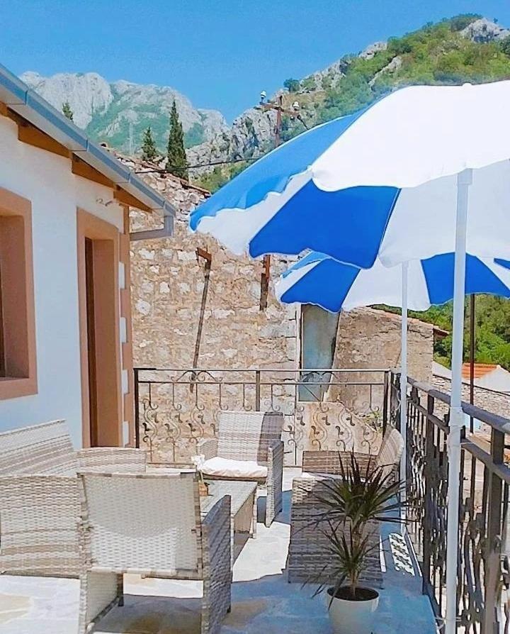 Apartmani Dumezic バール エクステリア 写真
