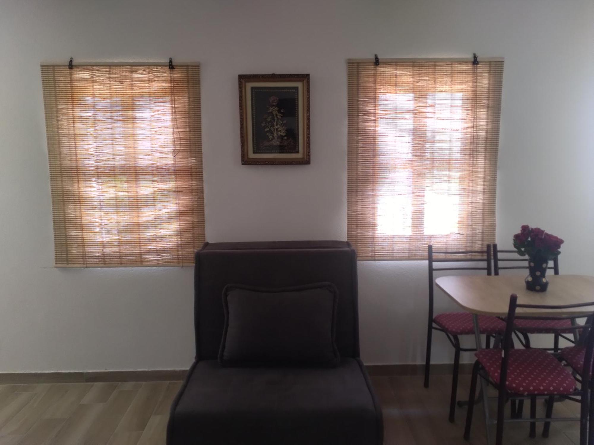 Apartmani Dumezic バール 部屋 写真