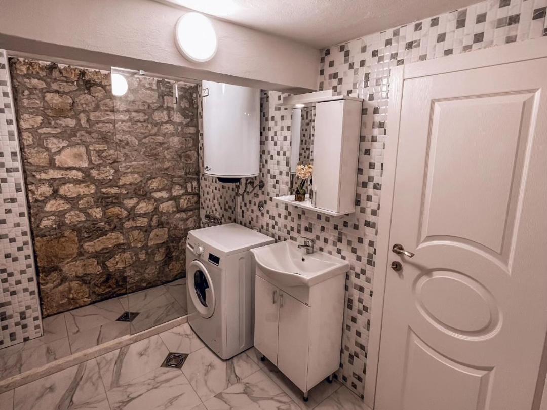 Apartmani Dumezic バール 部屋 写真
