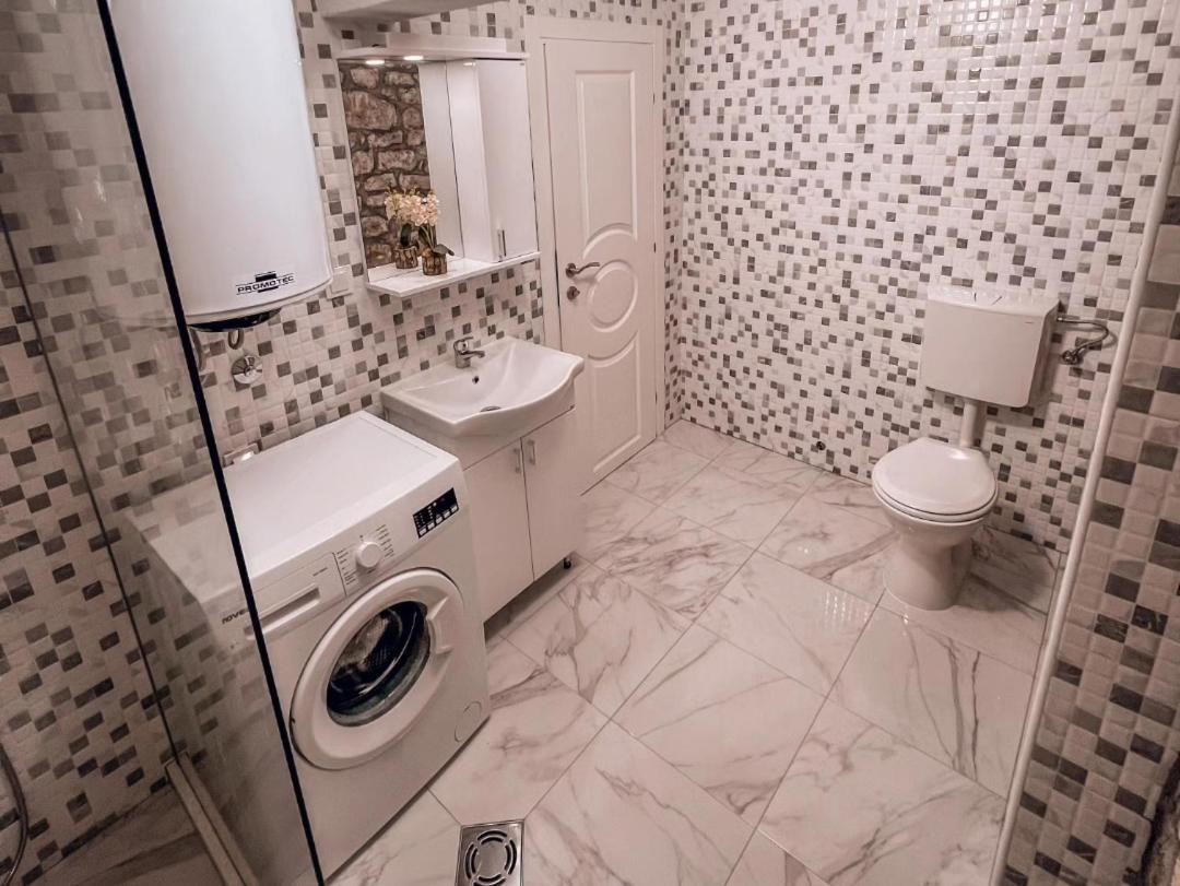 Apartmani Dumezic バール 部屋 写真